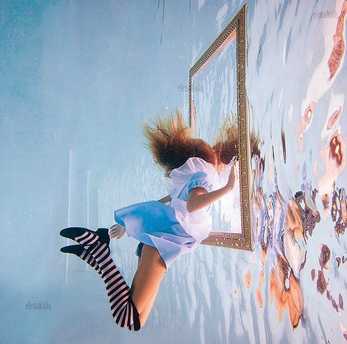 face à votre miroir secret