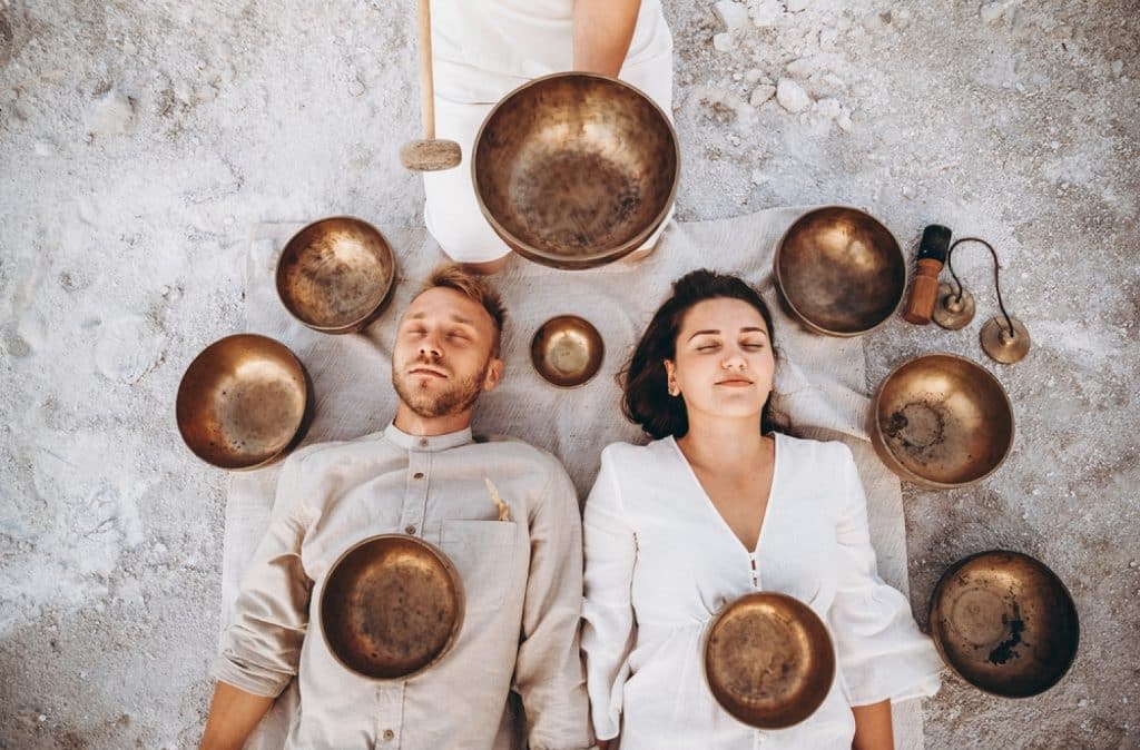 bain sonore avec de la respiration, relaxation et sonothérapie